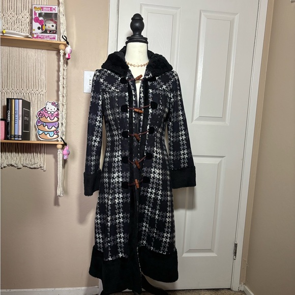 Women's Black and Gray Fur Trim Coat - Picture 1 of 4